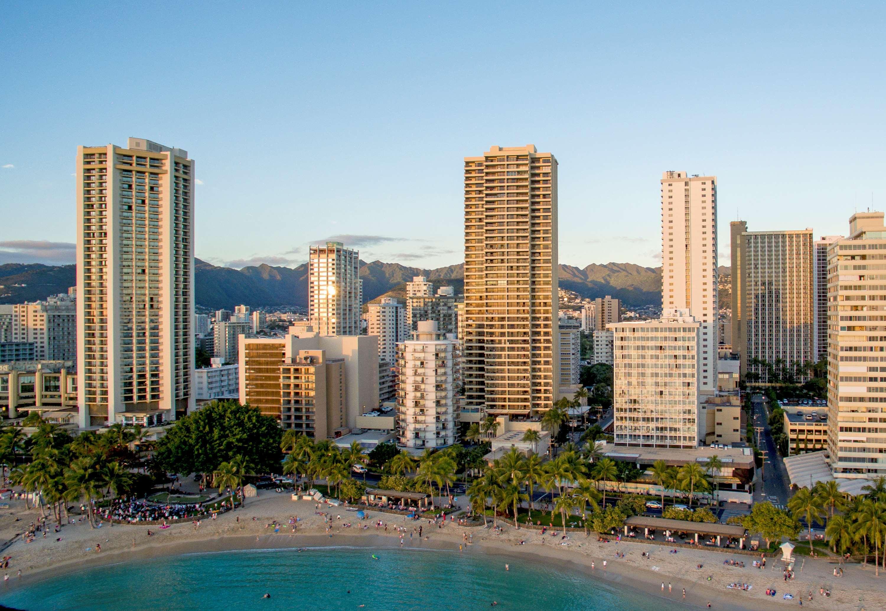 Aston Waikiki Beach Tower Гонолулу Екстер'єр фото Waikiki skyline