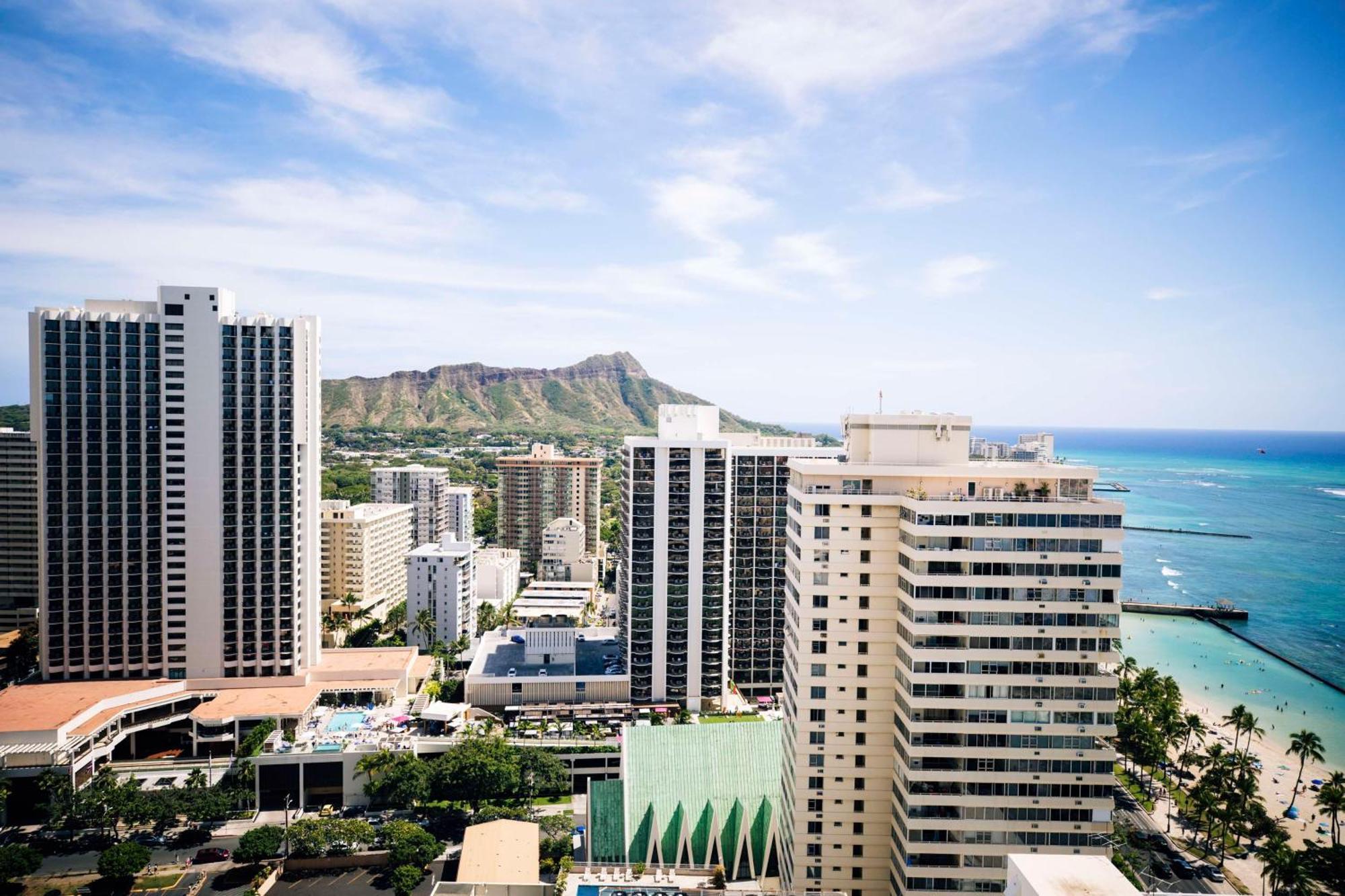 Aston Waikiki Beach Tower Гонолулу Екстер'єр фото Waikiki skyline