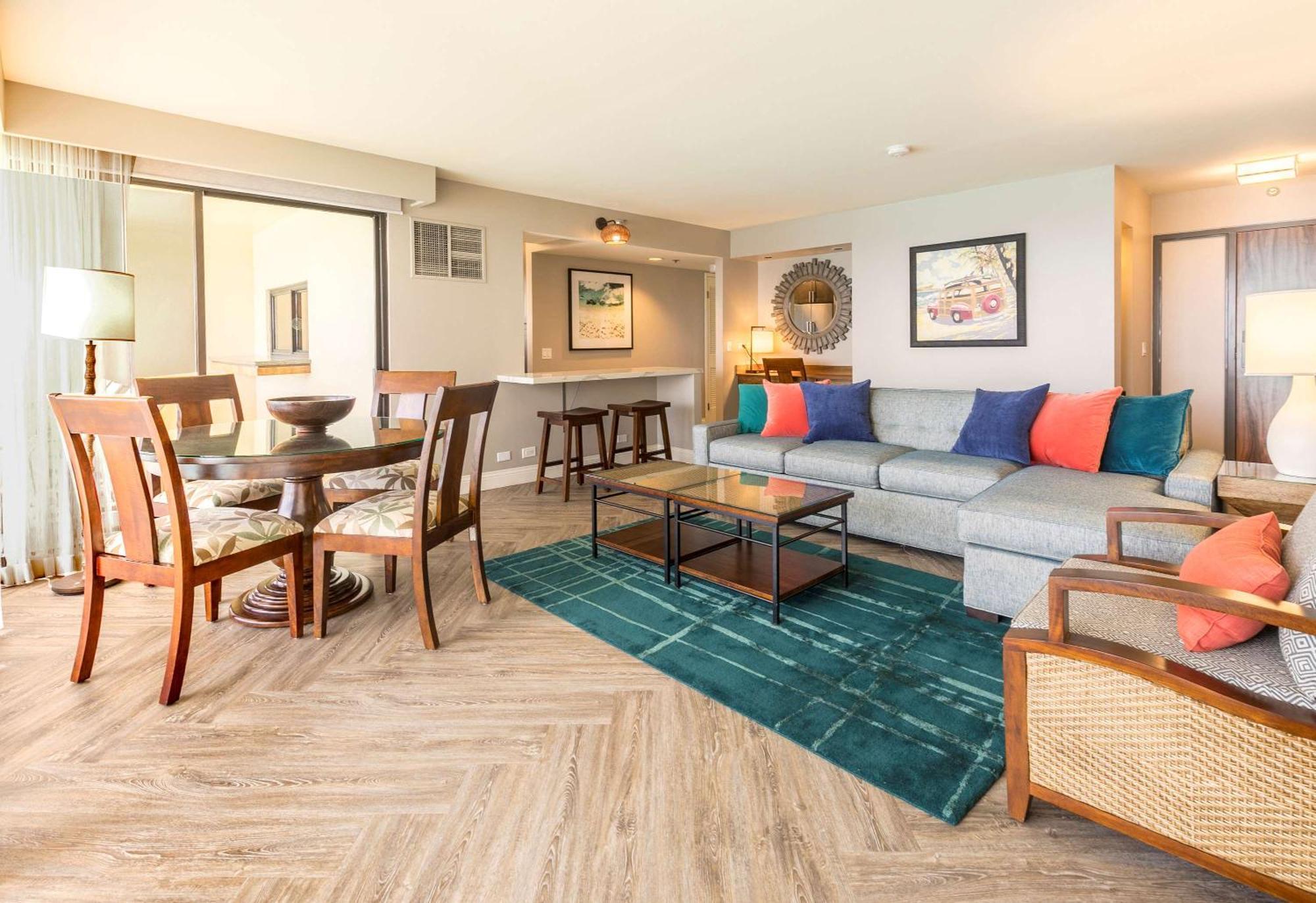 Aston Waikiki Beach Tower Гонолулу Екстер'єр фото A living room at the Hilton Waikoloa Village