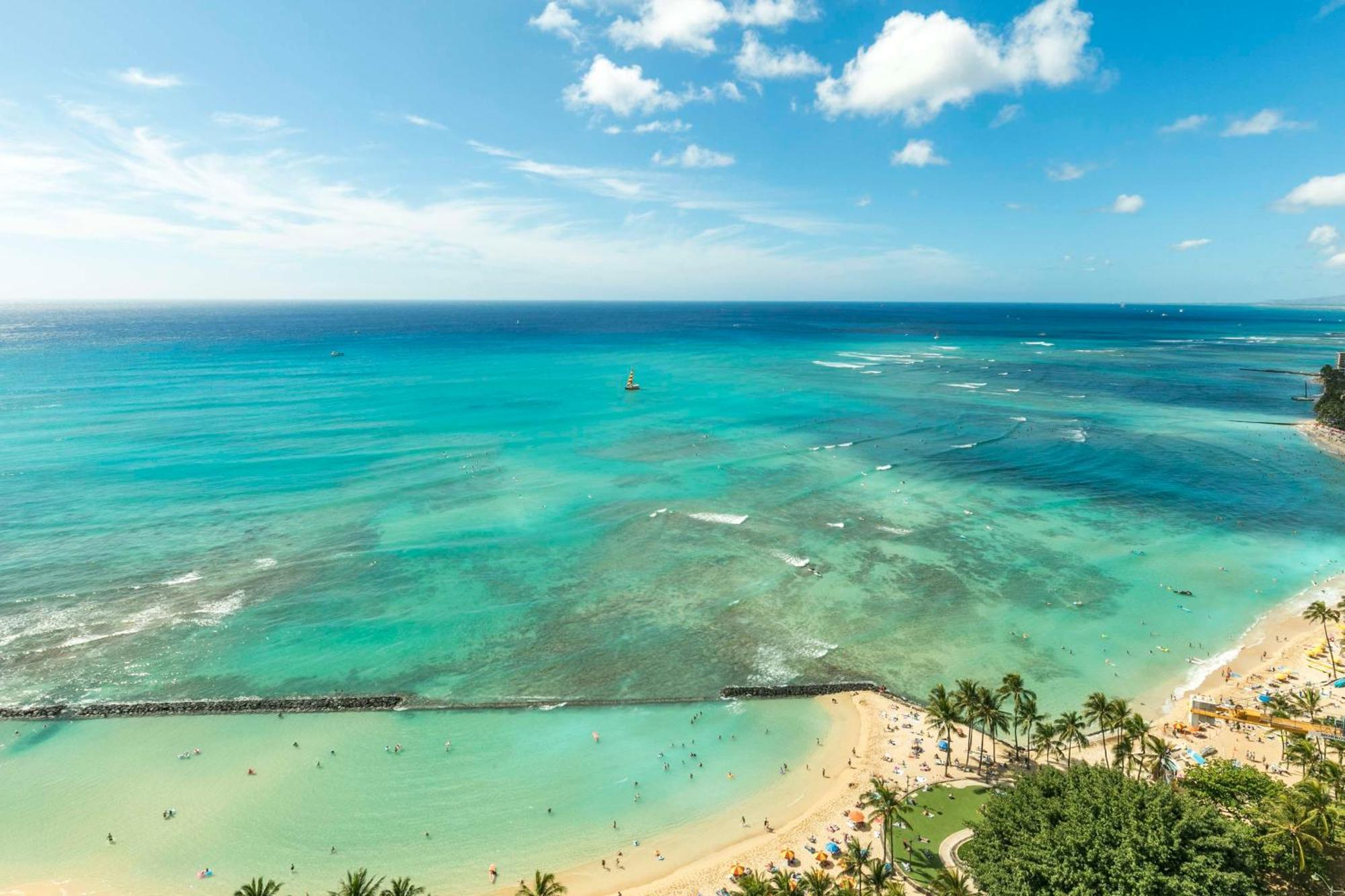 Aston Waikiki Beach Tower Гонолулу Екстер'єр фото View of the reef from Diamond Head