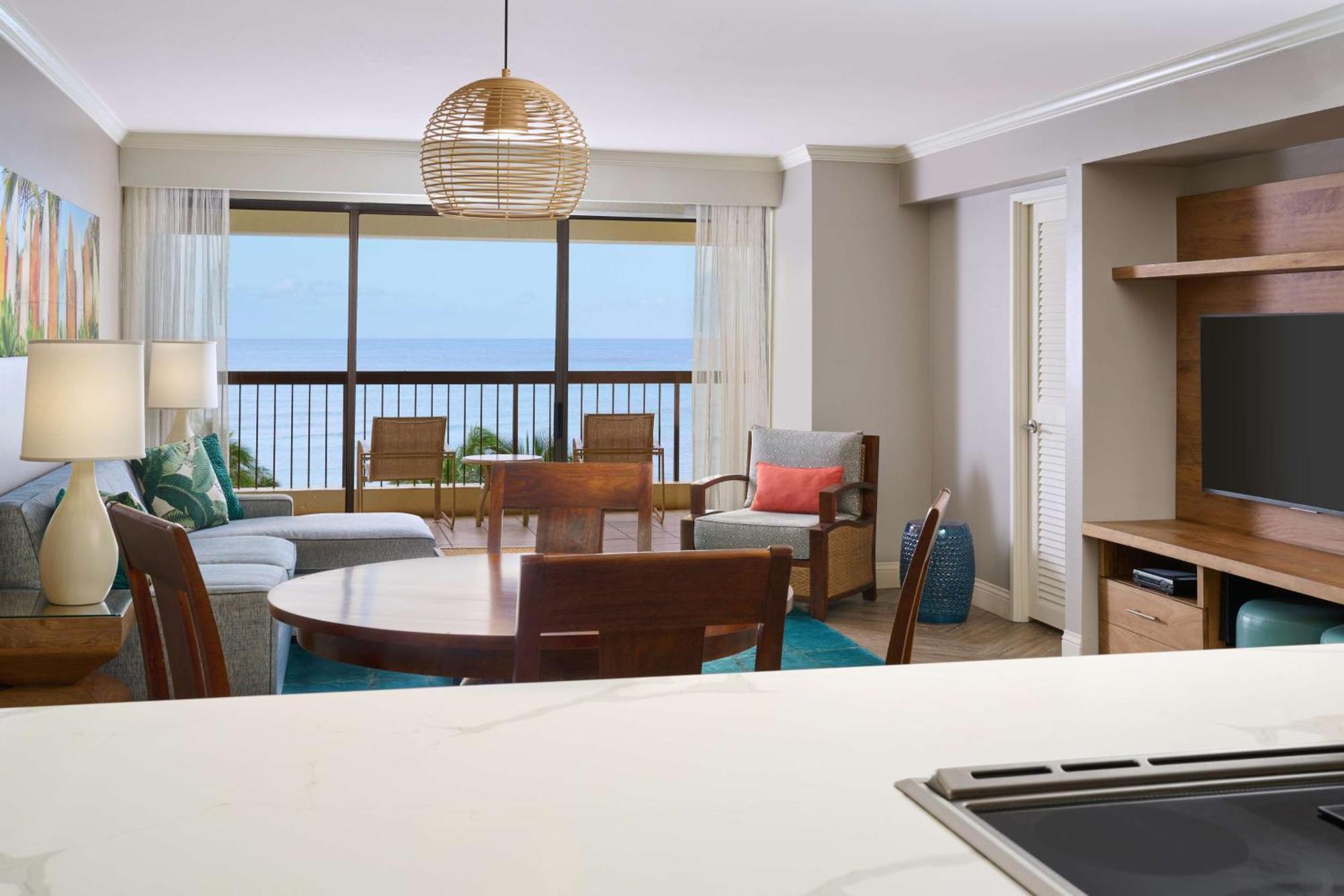 Aston Waikiki Beach Tower Гонолулу Екстер'єр фото A living room at the Hilton Waikoloa Village